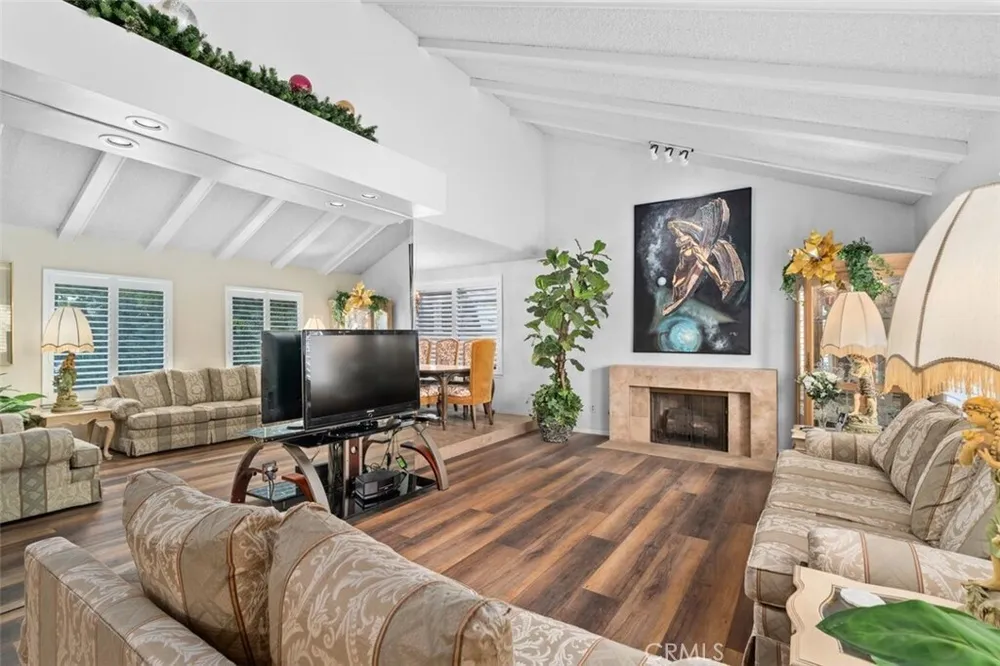 8401 Natalie Ln, West Hills, CA 91304-3125