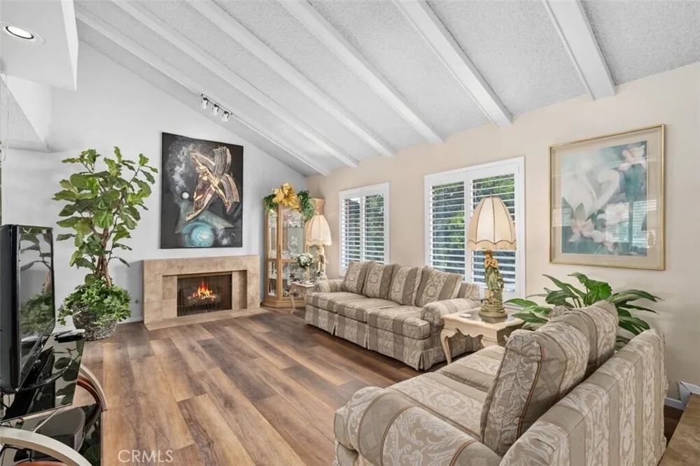 8401 Natalie Ln, West Hills, CA 91304-3125