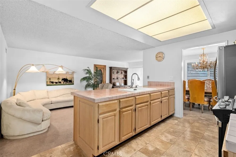 8401 Natalie Ln, West Hills, CA 91304-3125