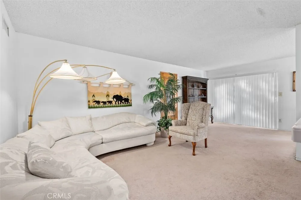 8401 Natalie Ln, West Hills, CA 91304-3125