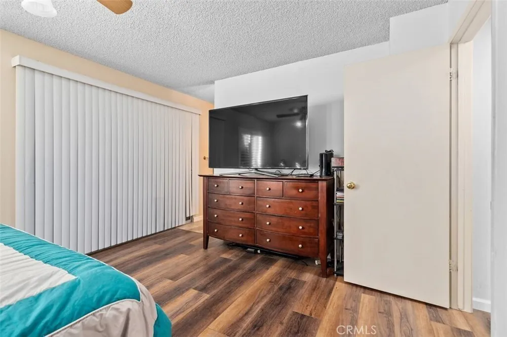 8401 Natalie Ln, West Hills, CA 91304-3125