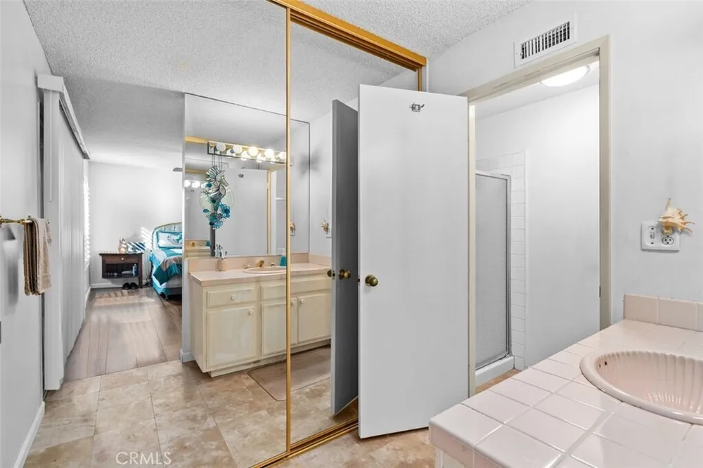 8401 Natalie Ln, West Hills, CA 91304-3125