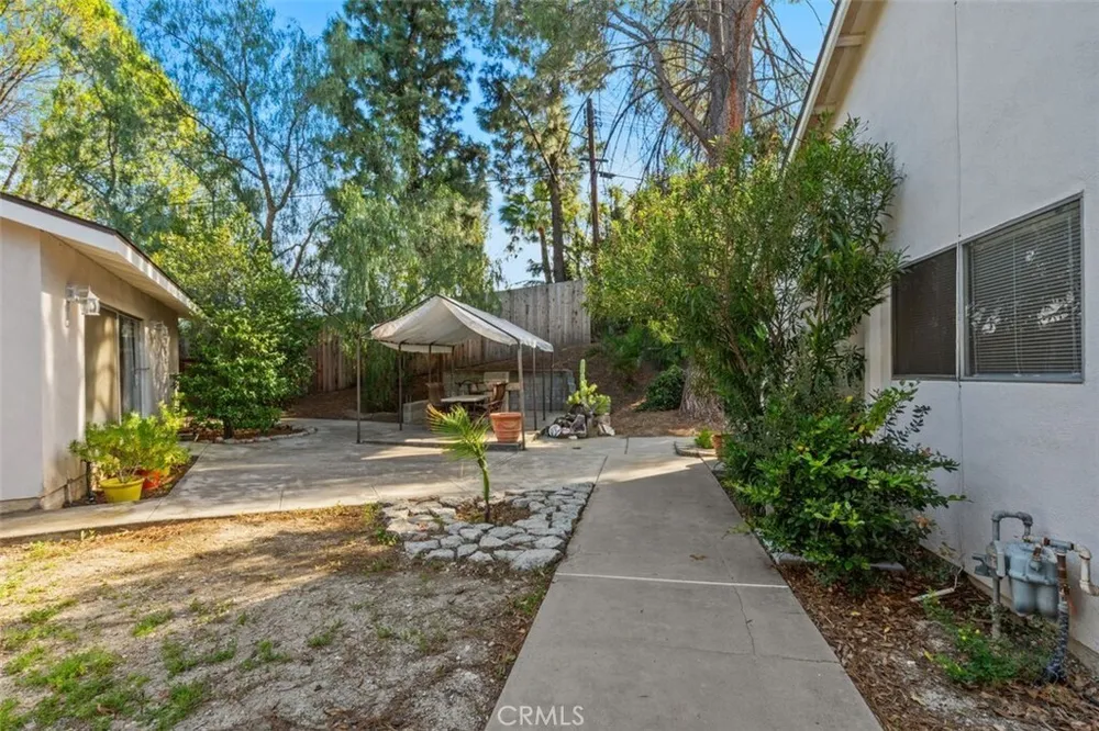 8401 Natalie Ln, West Hills, CA 91304-3125