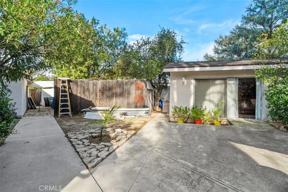 8401 Natalie Ln, West Hills, CA 91304-3125