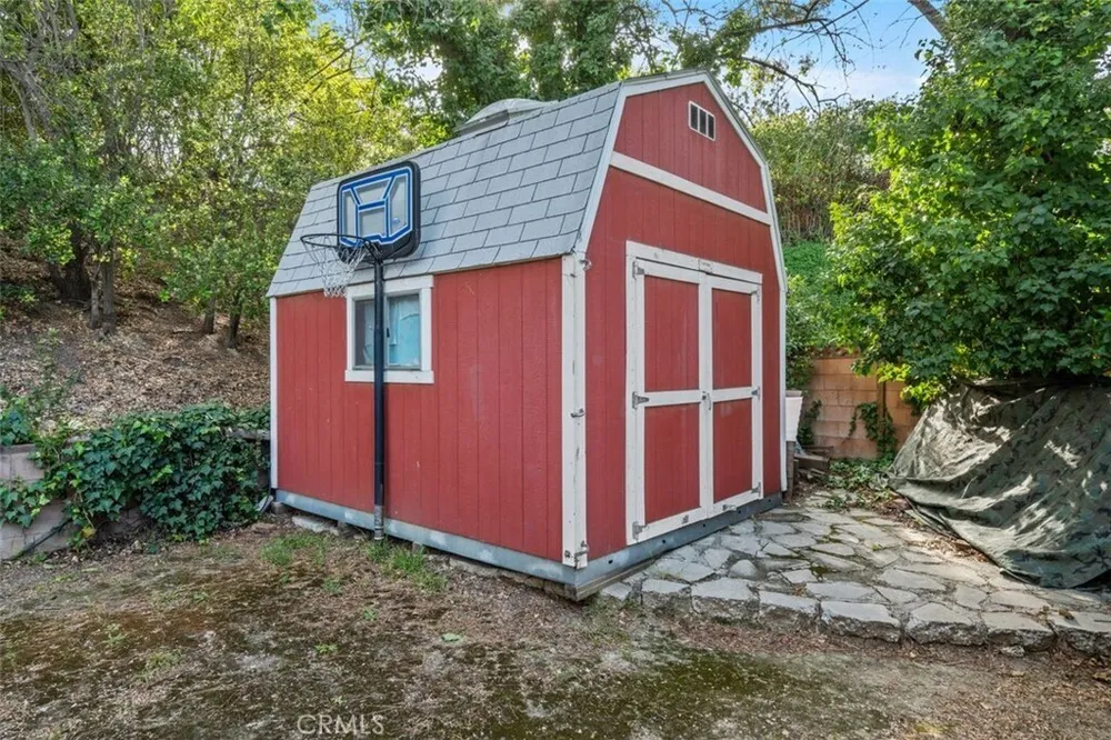 8401 Natalie Ln, West Hills, CA 91304-3125