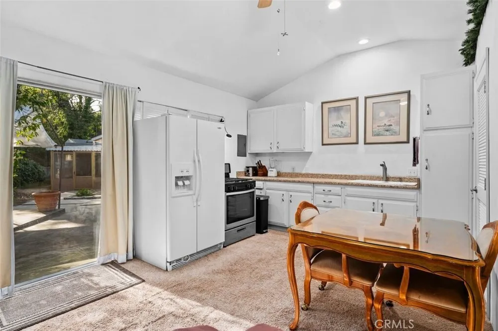 8401 Natalie Ln, West Hills, CA 91304-3125