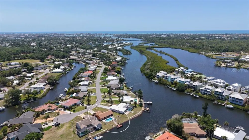723 Portia St N, Nokomis, FL 34275