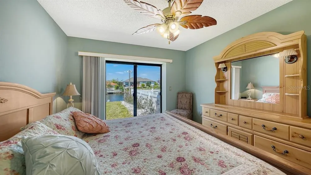 723 Portia St N, Nokomis, FL 34275