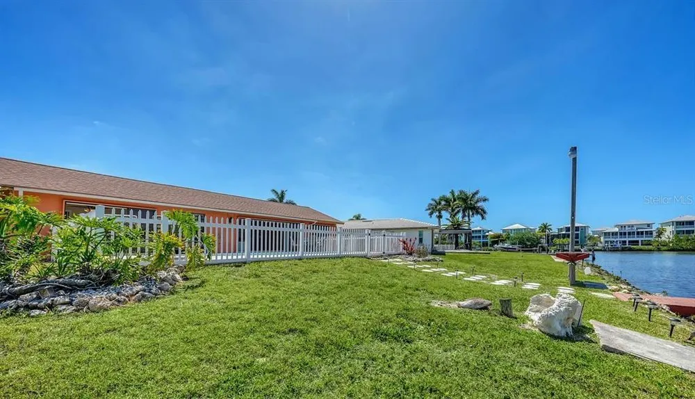 723 Portia St N, Nokomis, FL 34275