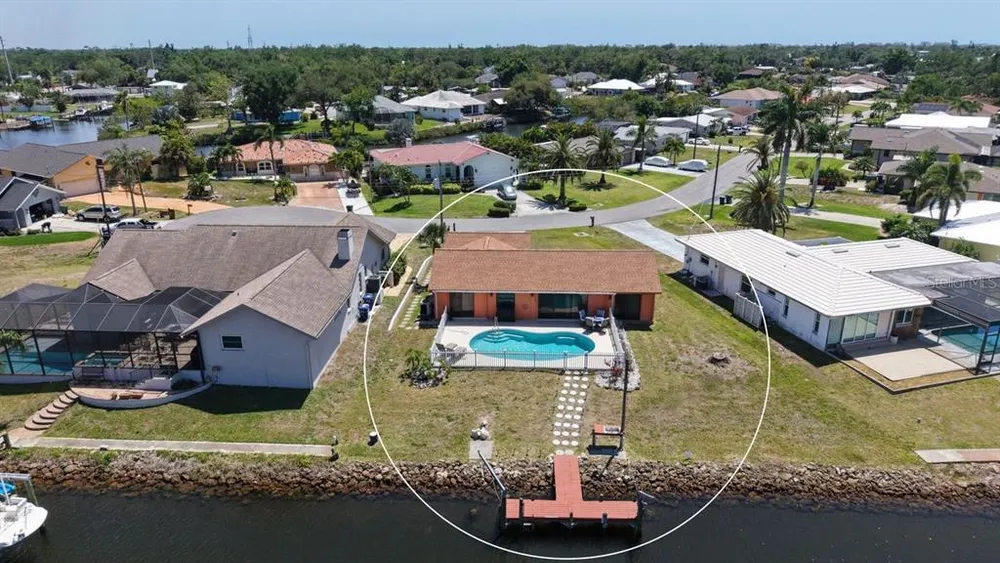 723 Portia St N, Nokomis, FL 34275