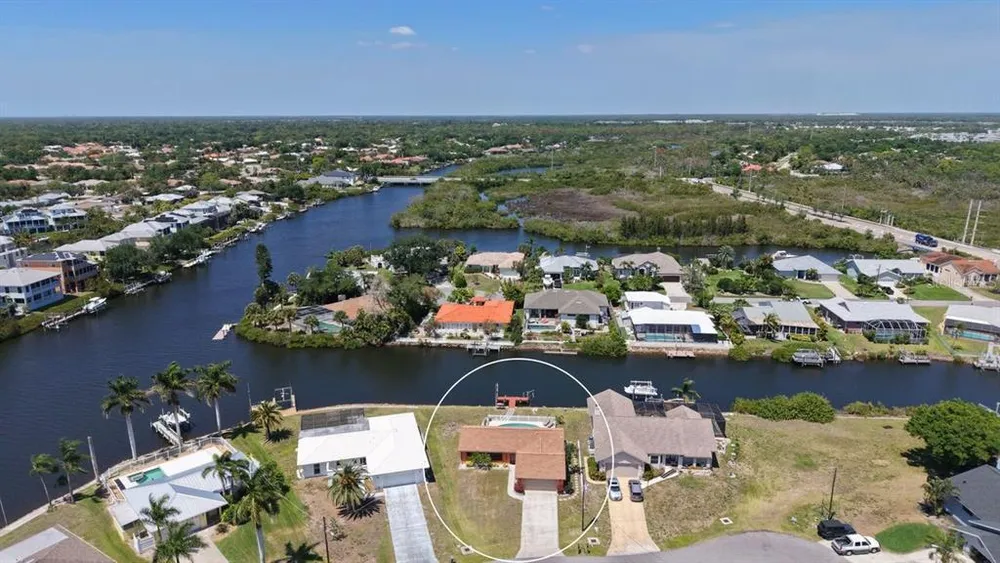 723 Portia St N, Nokomis, FL 34275