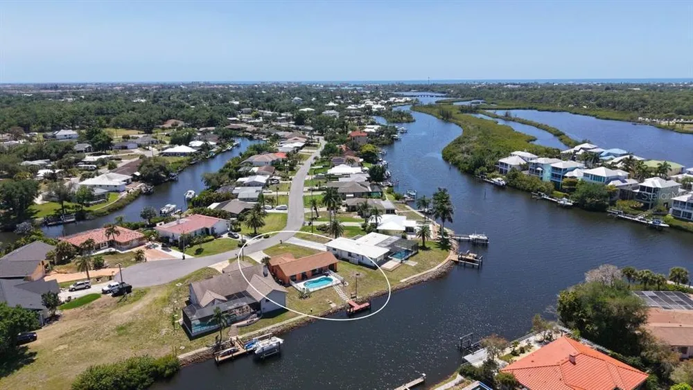723 Portia St N, Nokomis, FL 34275