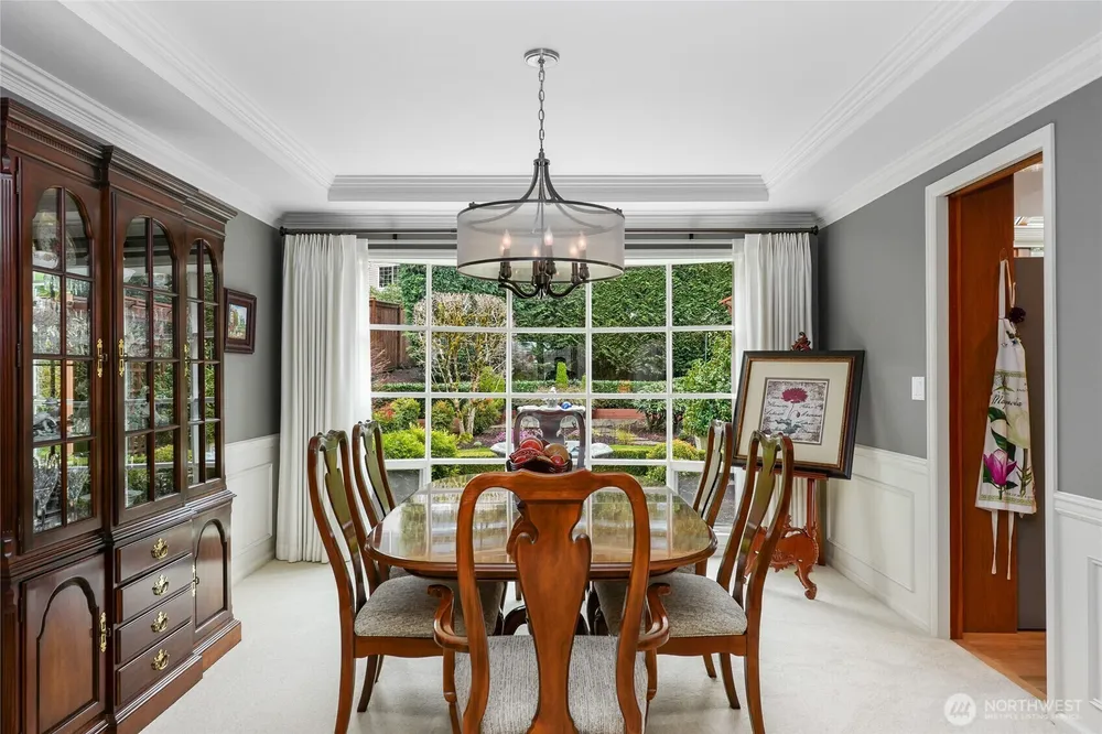 22519 SE 46th Pl, Sammamish, WA 98075