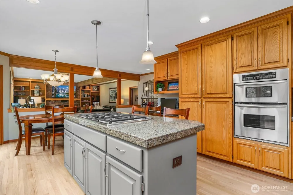 22519 SE 46th Pl, Sammamish, WA 98075