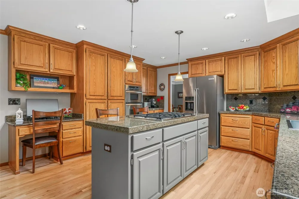 22519 SE 46th Pl, Sammamish, WA 98075