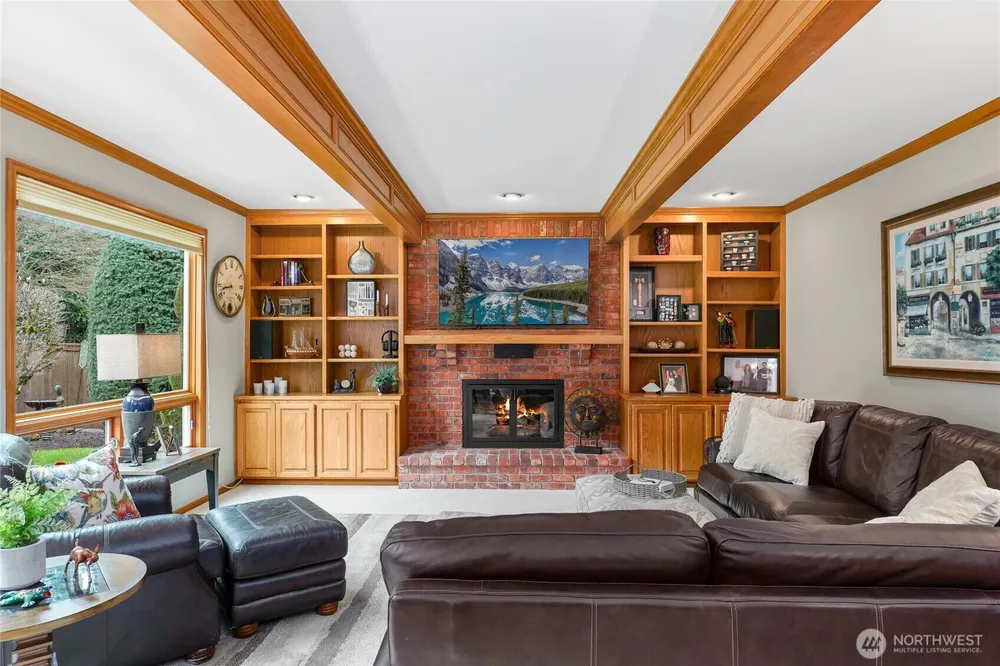 22519 SE 46th Pl, Sammamish, WA 98075