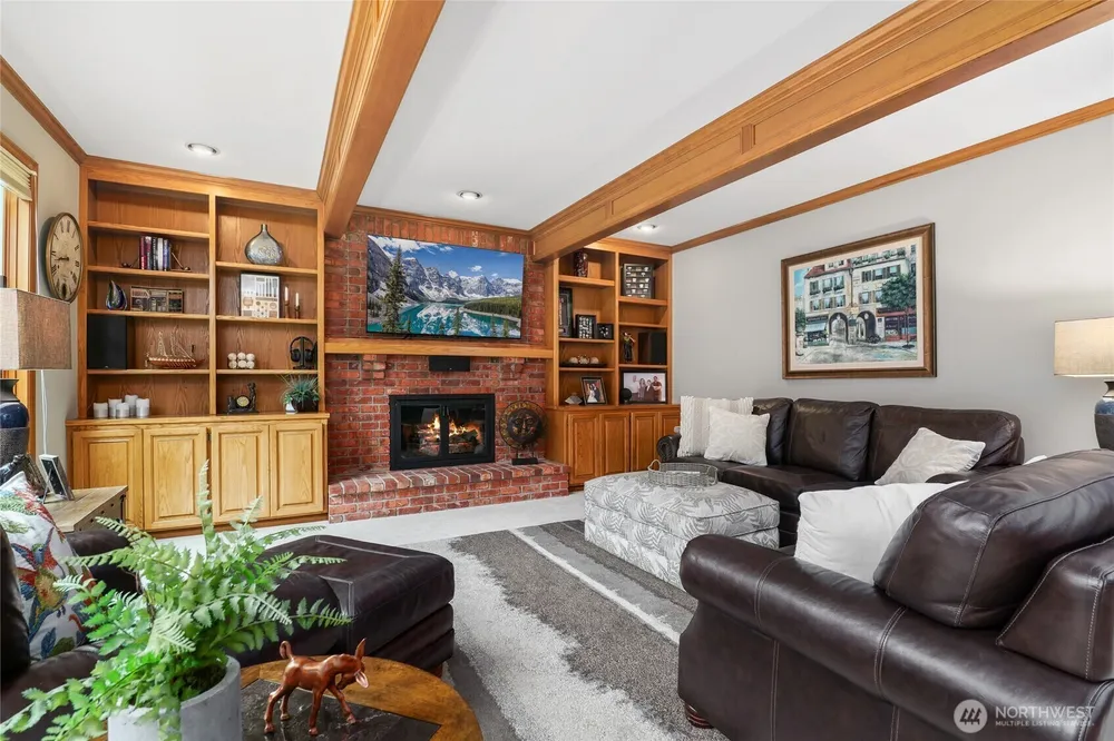 22519 SE 46th Pl, Sammamish, WA 98075