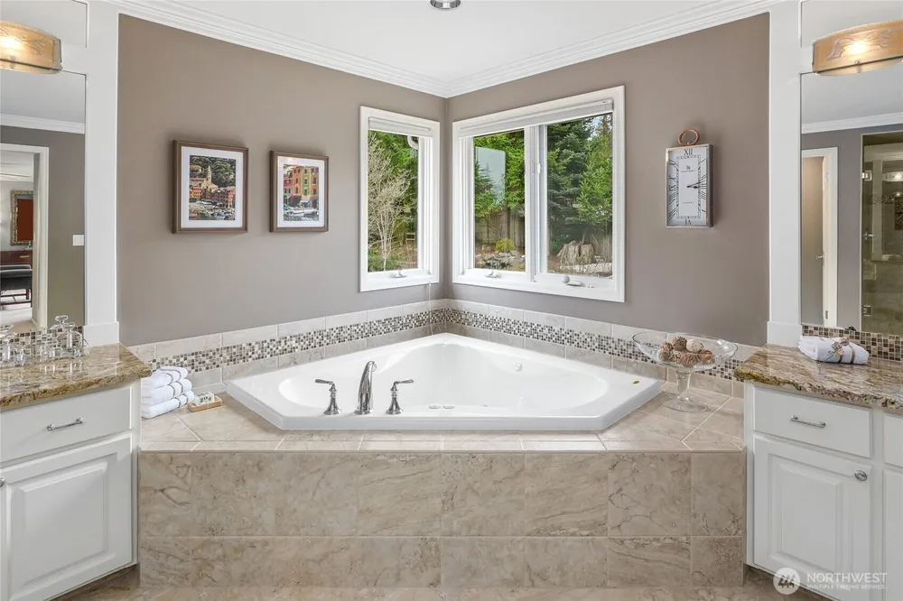 22519 SE 46th Pl, Sammamish, WA 98075