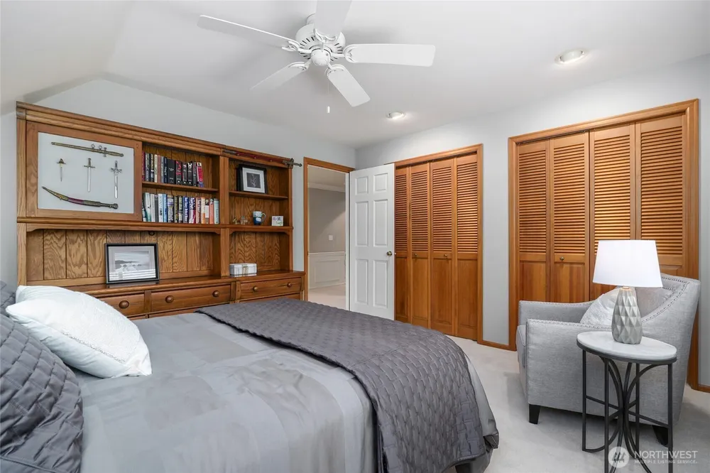 22519 SE 46th Pl, Sammamish, WA 98075
