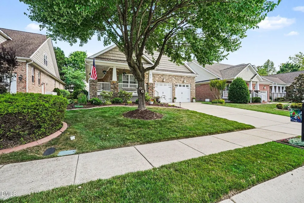 812 Canyoncreek Ln, Fuquay Varina, NC 27526