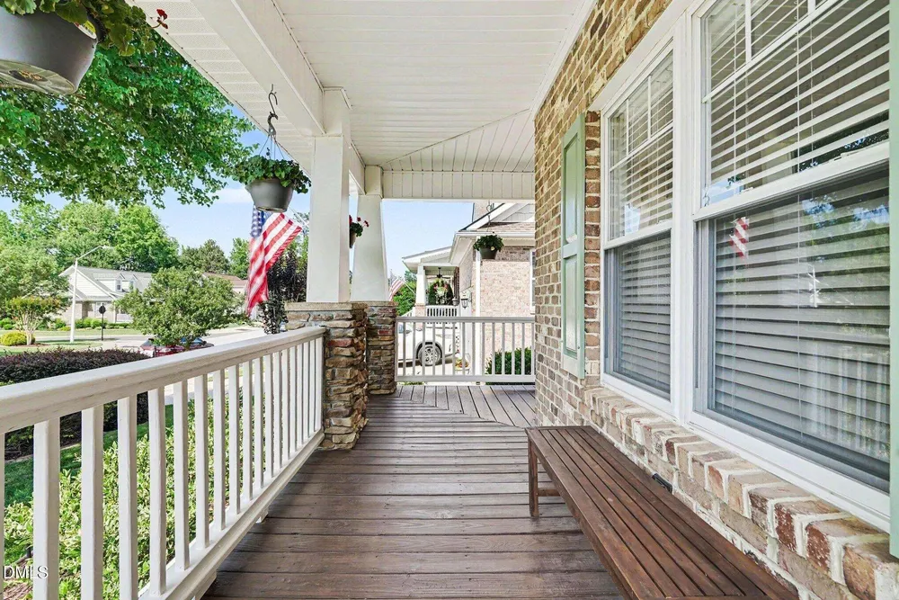 812 Canyoncreek Ln, Fuquay Varina, NC 27526