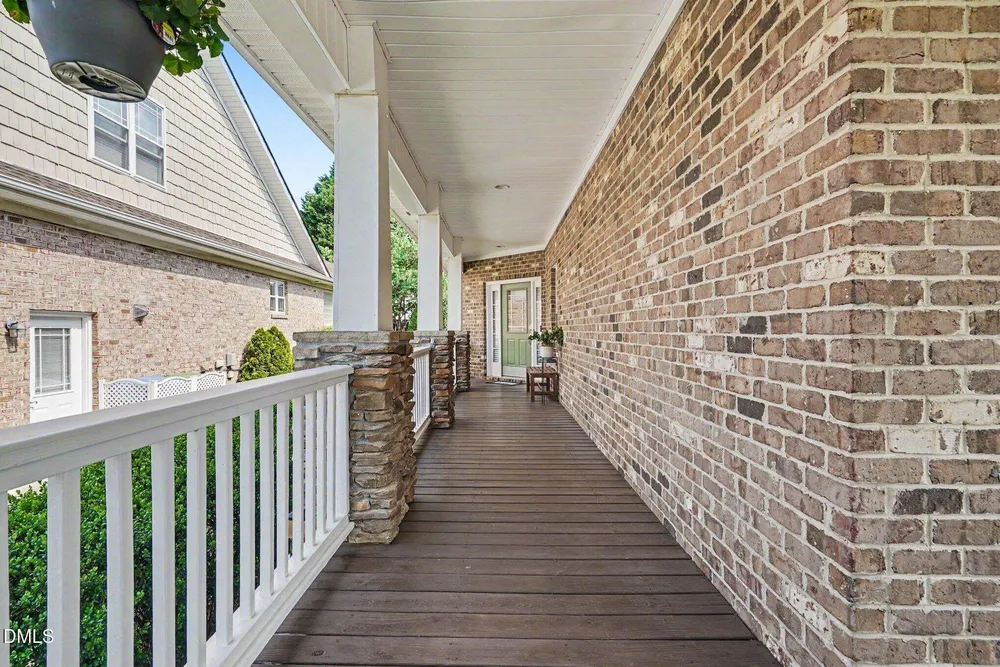 812 Canyoncreek Ln, Fuquay Varina, NC 27526