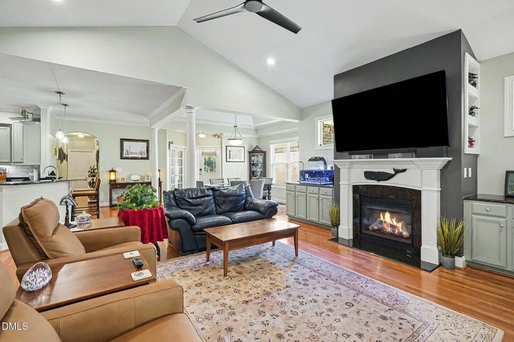 812 Canyoncreek Ln, Fuquay Varina, NC 27526