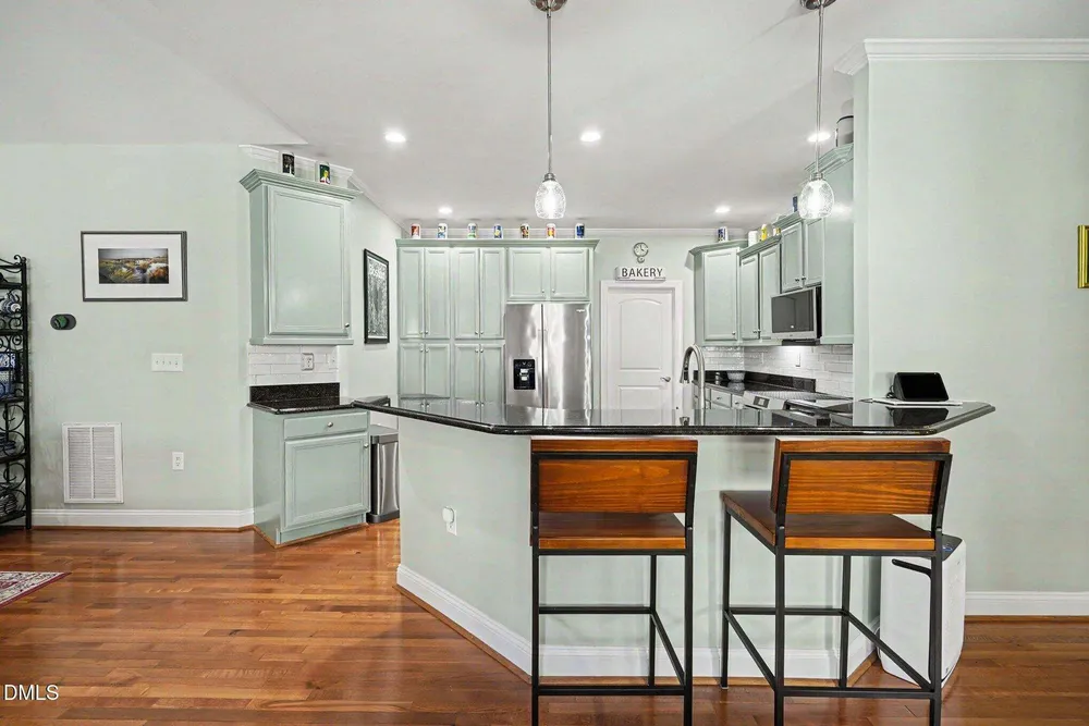 812 Canyoncreek Ln, Fuquay Varina, NC 27526