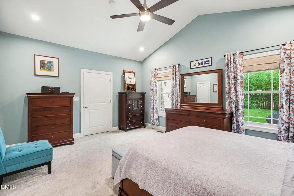 812 Canyoncreek Ln, Fuquay Varina, NC 27526