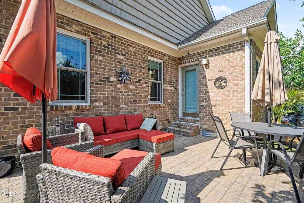 812 Canyoncreek Ln, Fuquay Varina, NC 27526