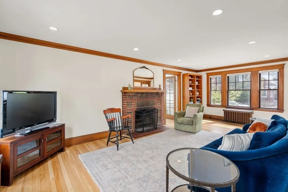 16 Preble Gardens, Belmont, MA 02478