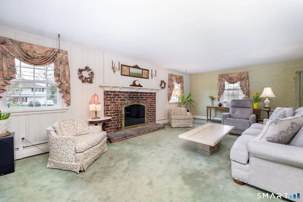 269 Pine Ln, Wethersfield, CT 06109