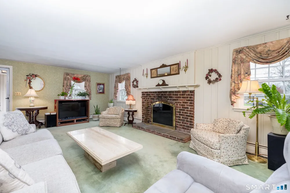269 Pine Ln, Wethersfield, CT 06109