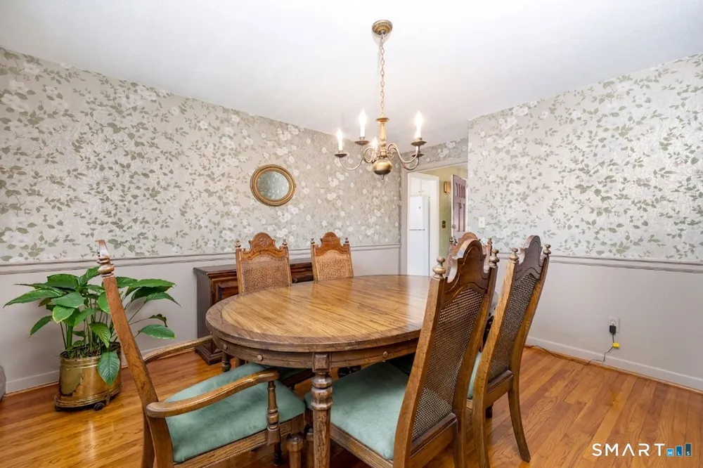 269 Pine Ln, Wethersfield, CT 06109