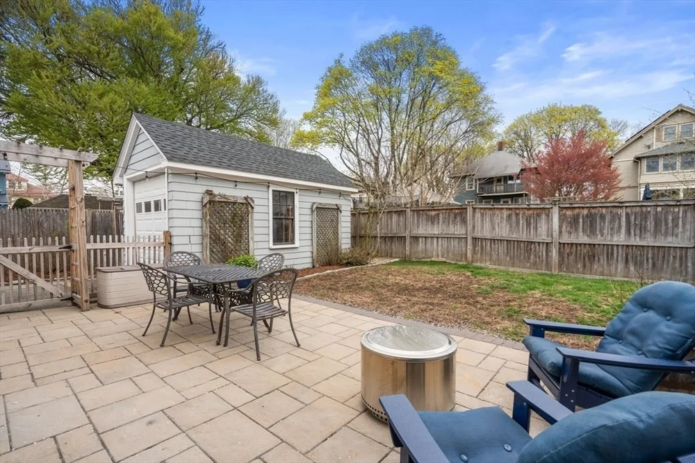 16 Preble Gardens, Belmont, MA 02478