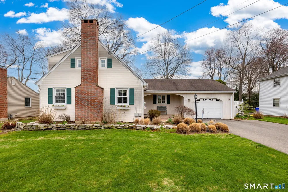 269 Pine Ln, Wethersfield, CT 06109