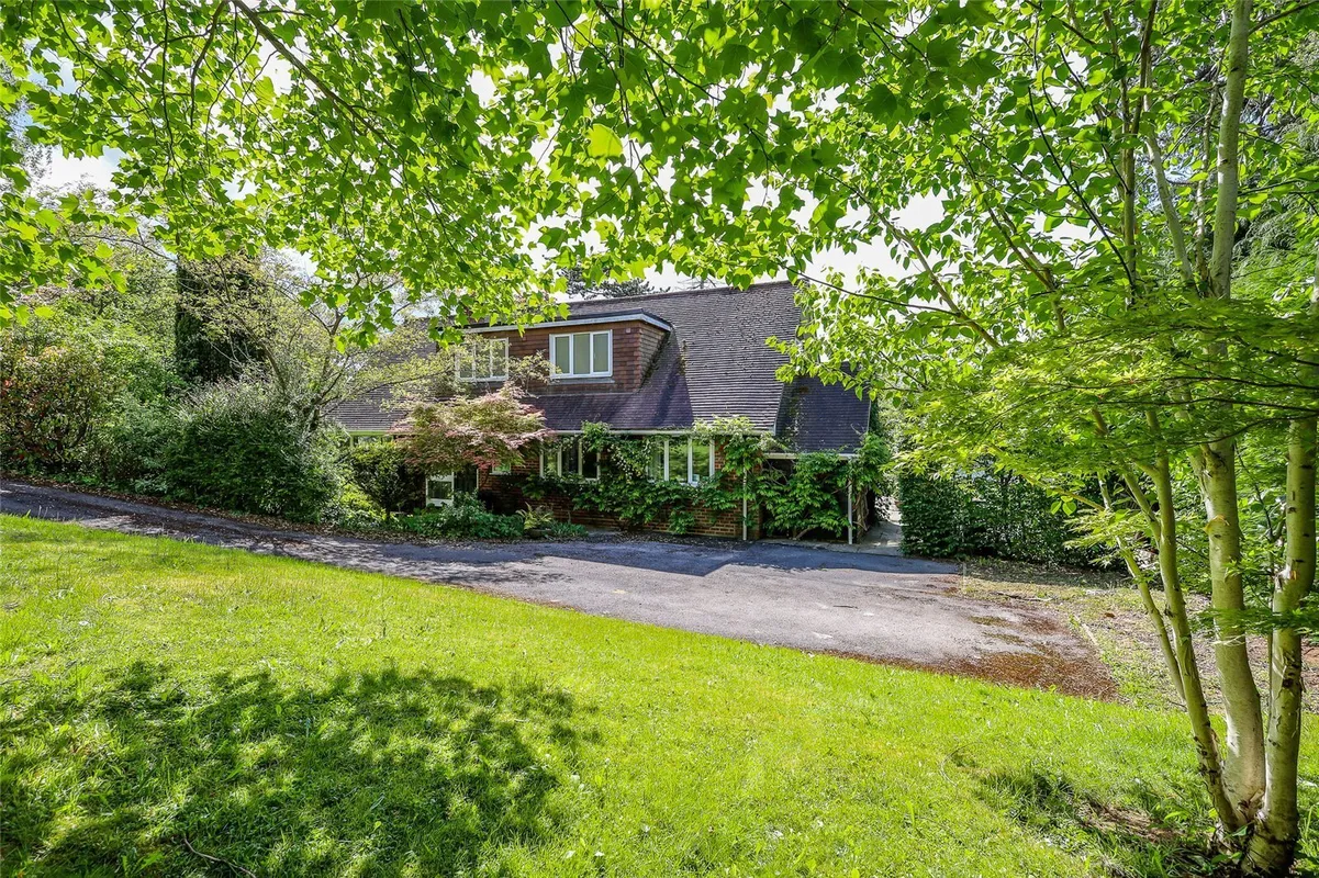 East Hill Drive, Liss, Hampshire, GU33