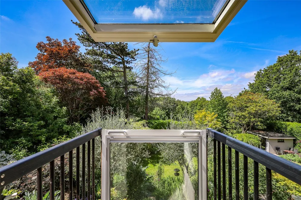 Property carousel item 19