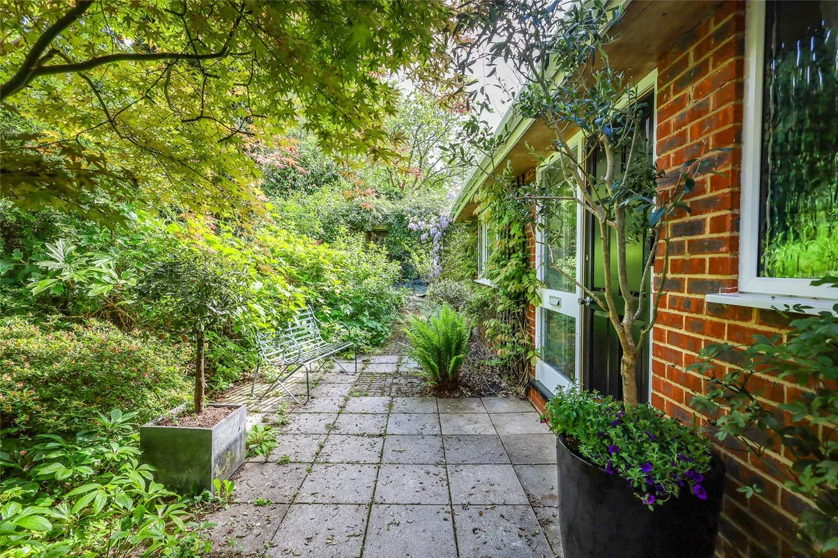 East Hill Drive, Liss, Hampshire, GU33