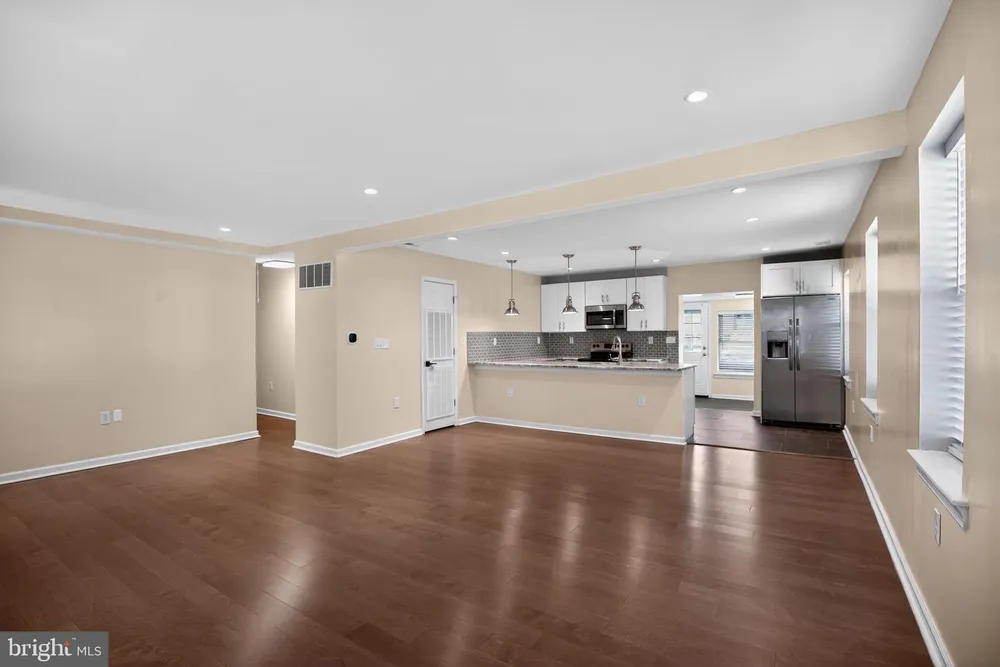 2646 Jenkintown Rd, Glenside, PA 19038