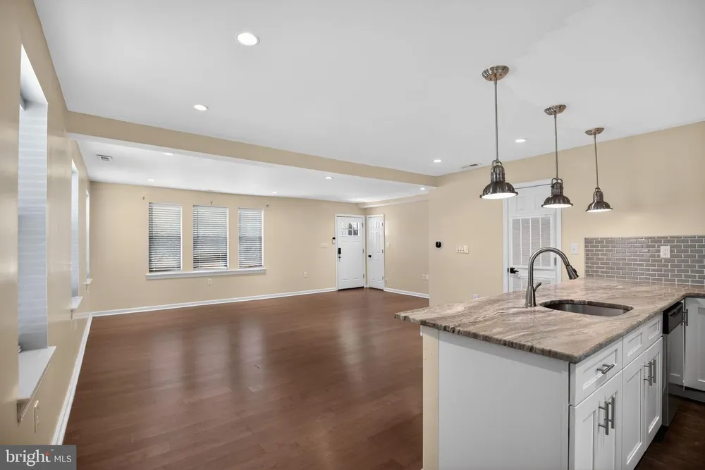 2646 Jenkintown Rd, Glenside, PA 19038