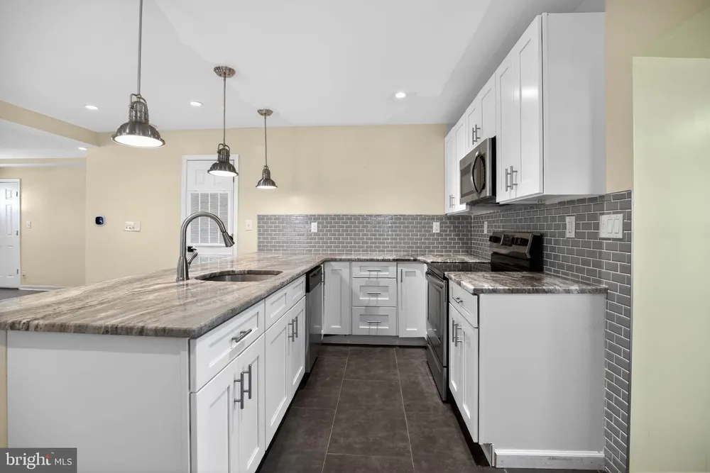 2646 Jenkintown Rd, Glenside, PA 19038