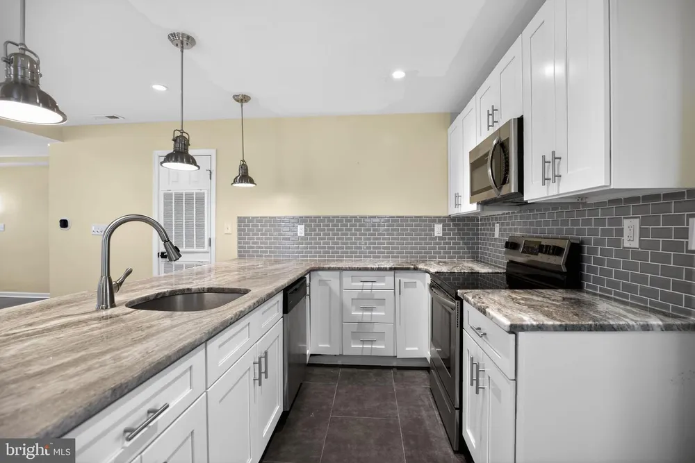 2646 Jenkintown Rd, Glenside, PA 19038
