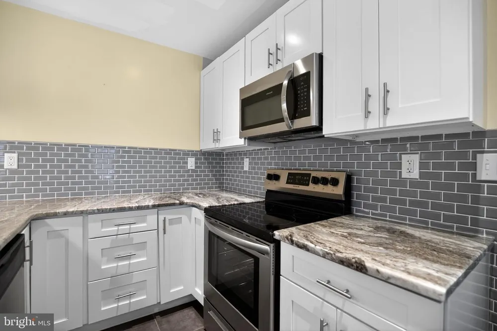 2646 Jenkintown Rd, Glenside, PA 19038