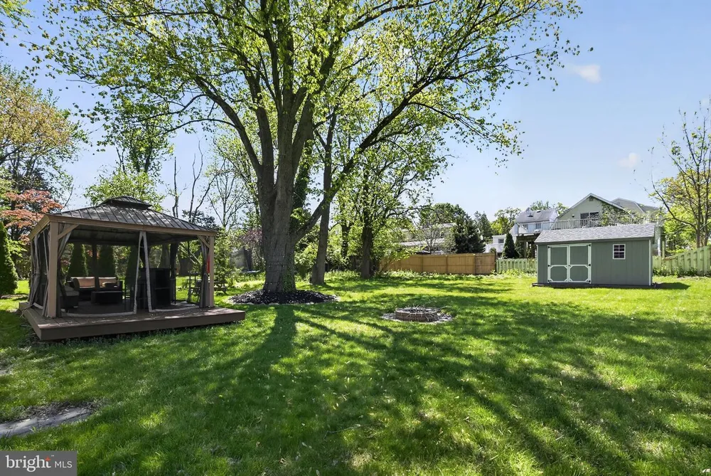 2646 Jenkintown Rd, Glenside, PA 19038