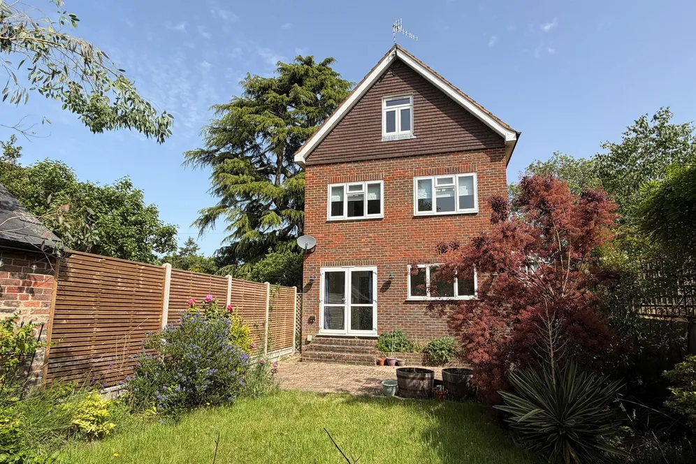 Evesham Road North, Reigate, RH2 photo 10