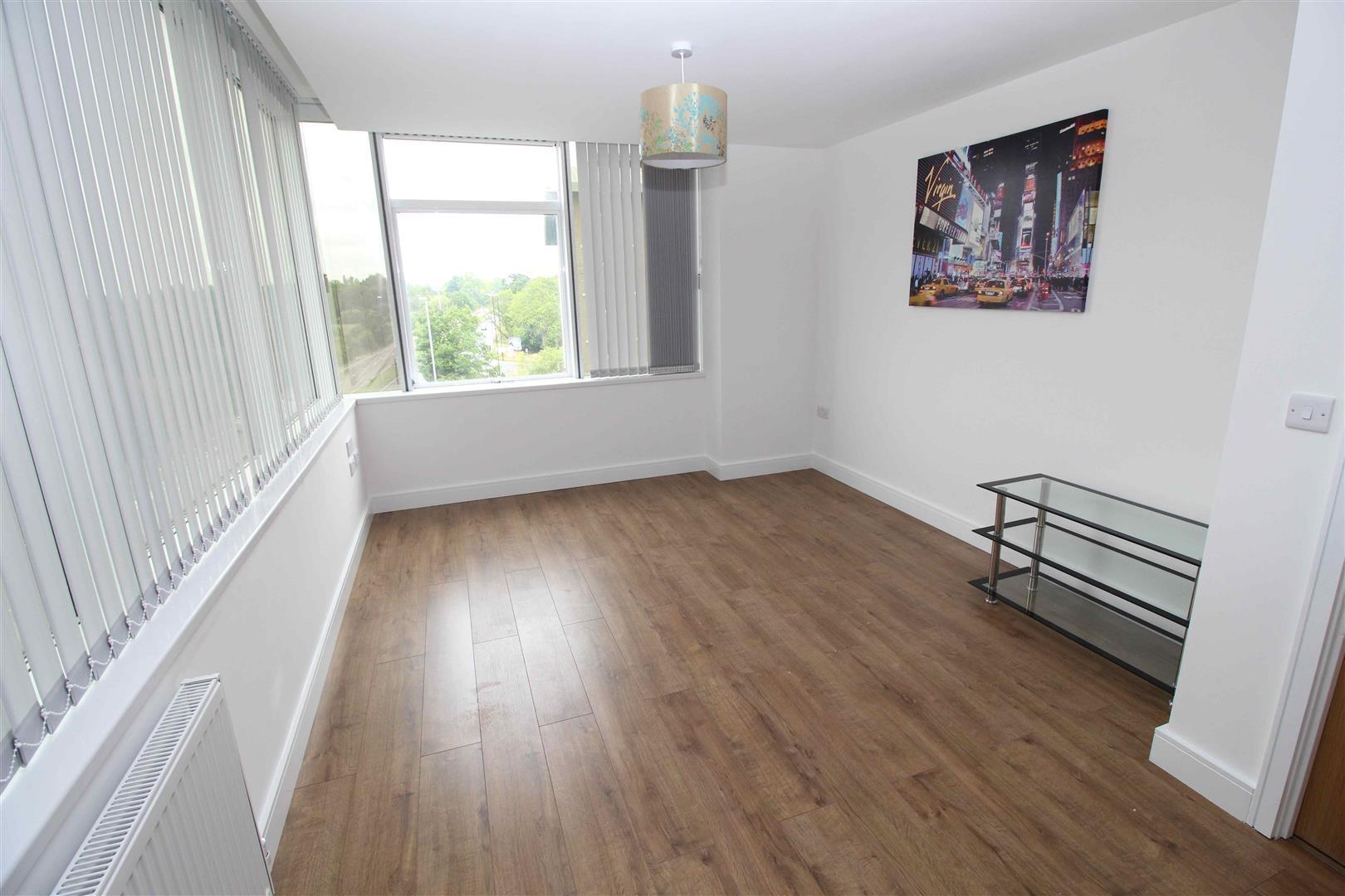 London Road, Lowfield Heath Image 5
