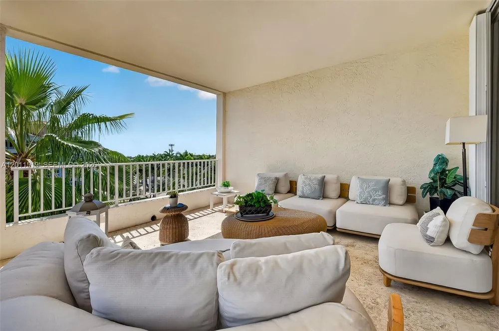 705 Crandon Blvd, Key Biscayne, FL 33149