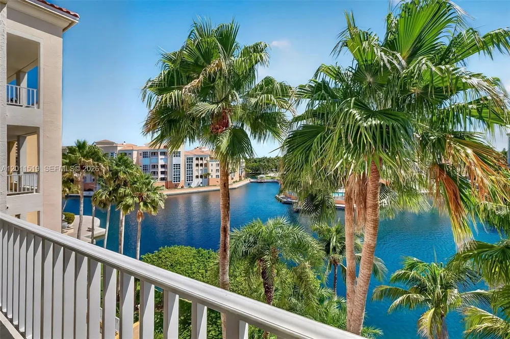 705 Crandon Blvd, Key Biscayne, FL 33149