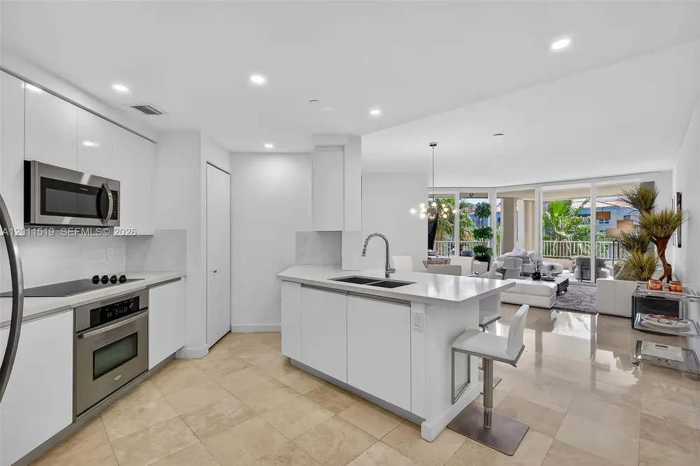 705 Crandon Blvd, Key Biscayne, FL 33149